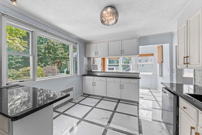 Photo - 210 Raymond Rd Apartments Unit 1