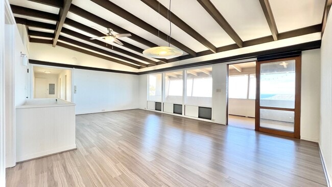 Building Photo - 4202A Sierra Dr Unit 4202 A Sierra Drive - Upstairs