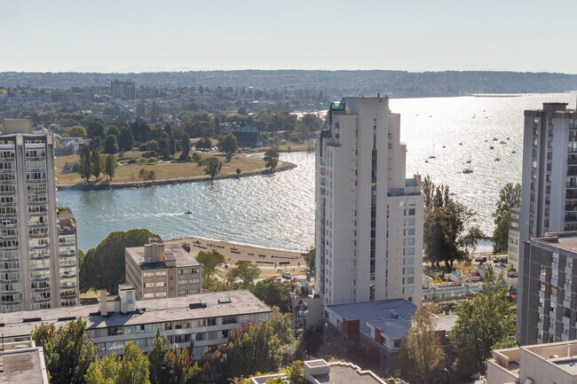 Photo - Hendry House Unit 01009