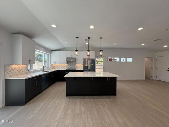 2230 Sherwood Pl