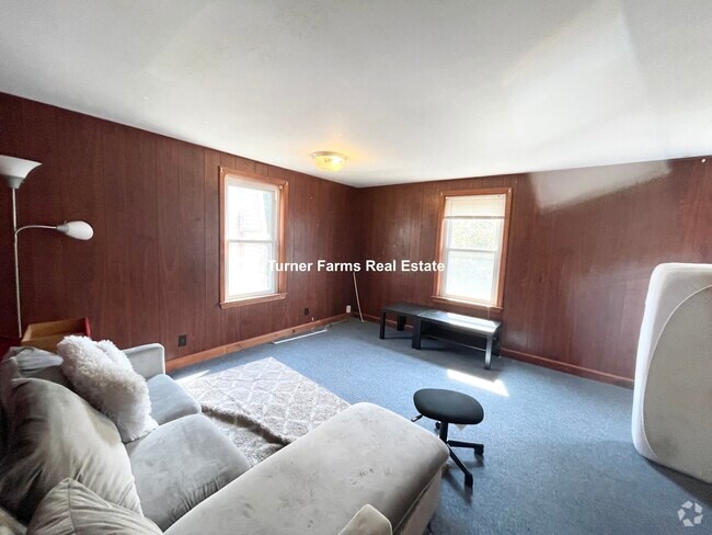 Building Photo - 99 Buttonwood St Rental