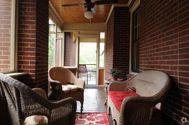 Building Photo - 895 Arlington Pl NE Rental