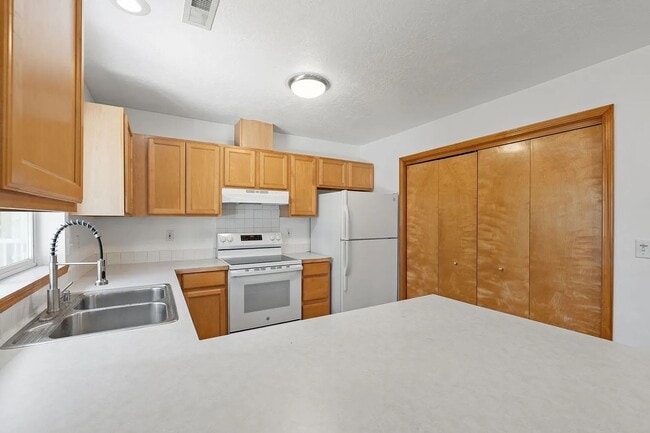 1327 W Qualchan Dr Unidad 1327 West Qualchan Drive