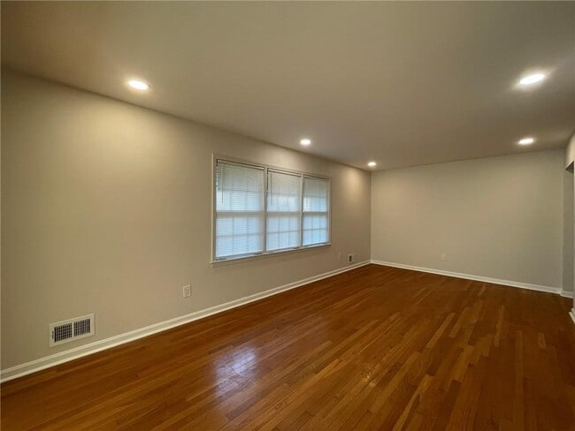 Photo - 2297 Hylaea Rd