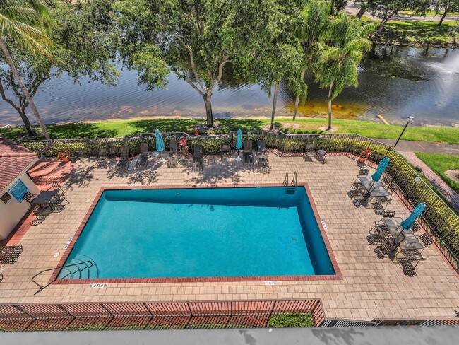 Photo - 2105 Lavers Cir Unidad 406 Rental