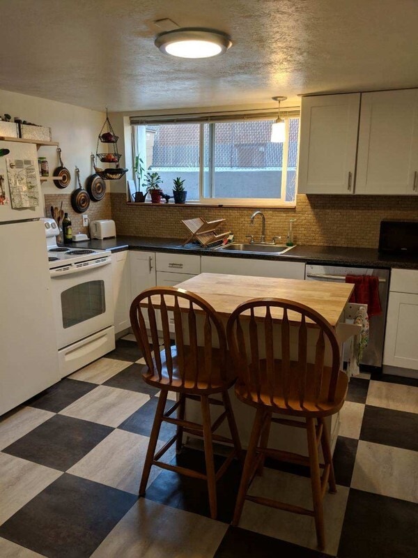 Photo - 861 Downington Ave S