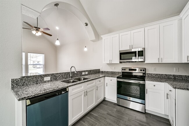 Photo - 16943 W Juneau St