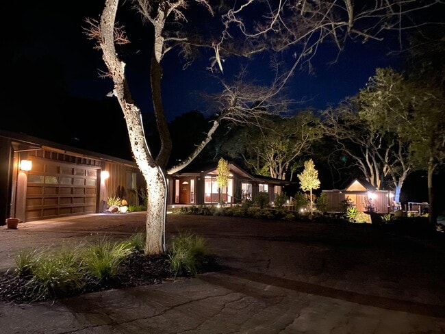 Photo - 121 Degas Rd