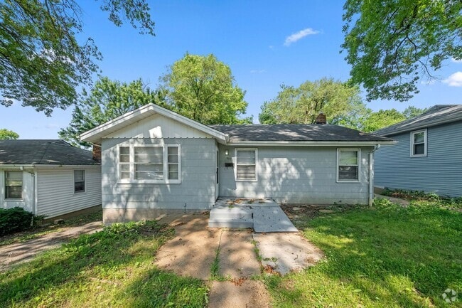 Building Photo - Cozy 3-Bedroom Home in Ferguson – $1,499/m...