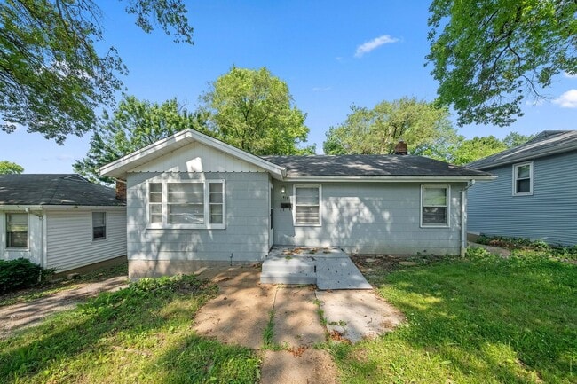 Cozy 3-Bedroom Home in Ferguson – $1,499/m... - Cozy 3-Bedroom Home in Ferguson – $1,499/m...