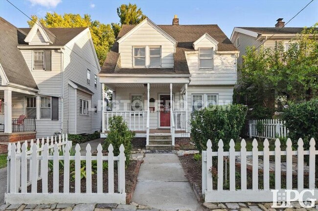 Building Photo - 2029 Berdan Ave Rental