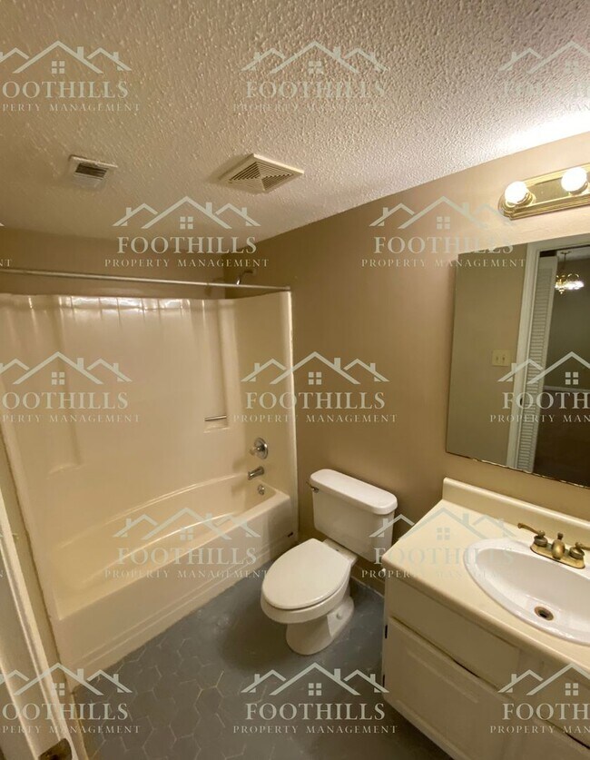 2 bedroom, 2 bathroom condominium unit nea... House Rental in Anderson, SC