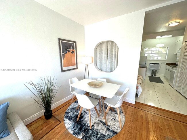 Photo - 1007 Meridian Ave Unit 12