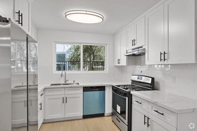 Photo - 336 W Wilson Ave