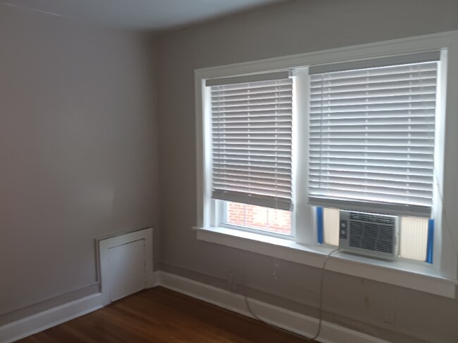 Photo - 127-129 E 46th St Unidad 8