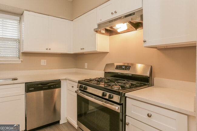 Photo - 2453 Crestdale Cir SE