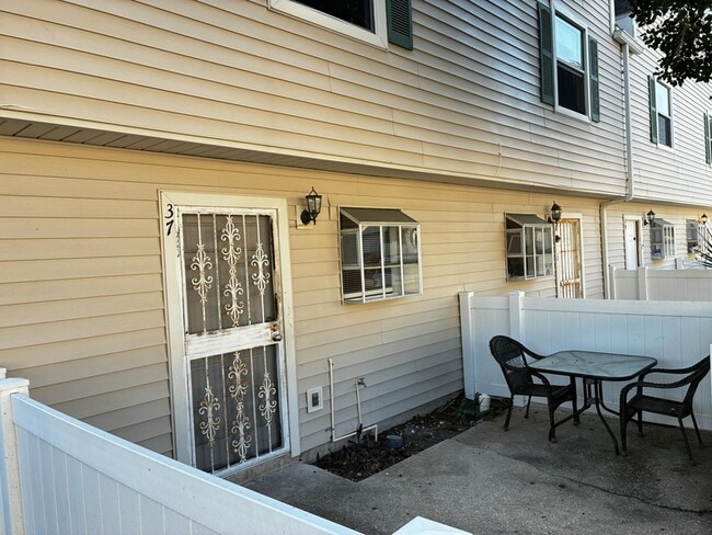 Photo - 111 E 1st St Unit 37 -