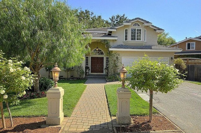 Building Photo - 745 Parma Way