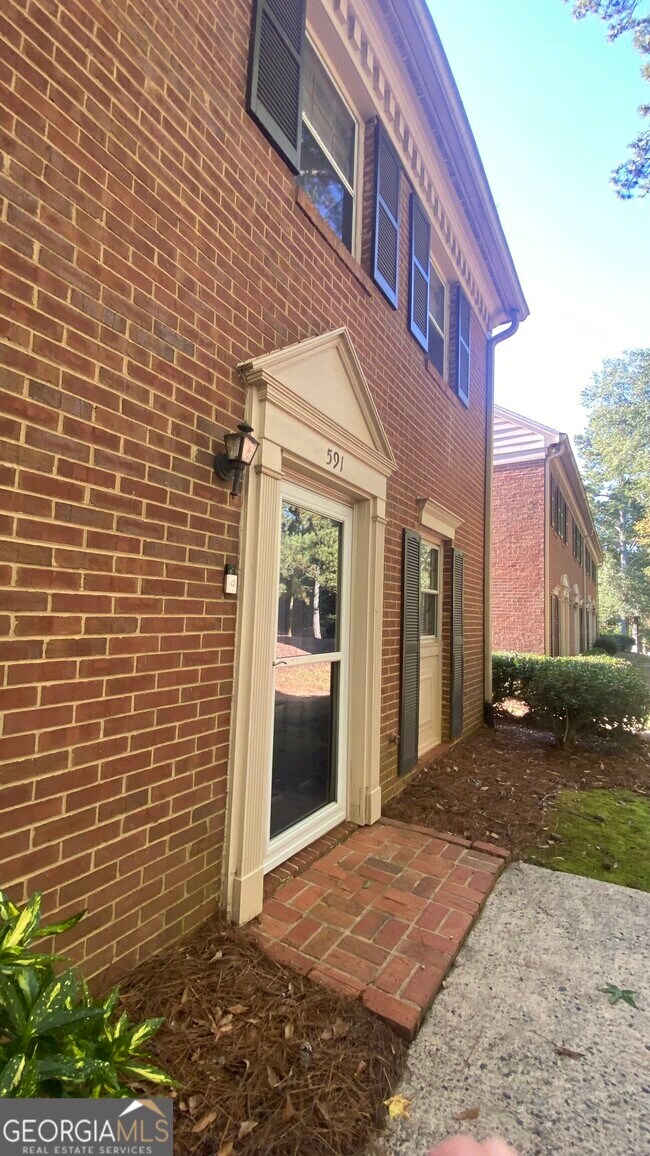 591 Wedgewood Dr