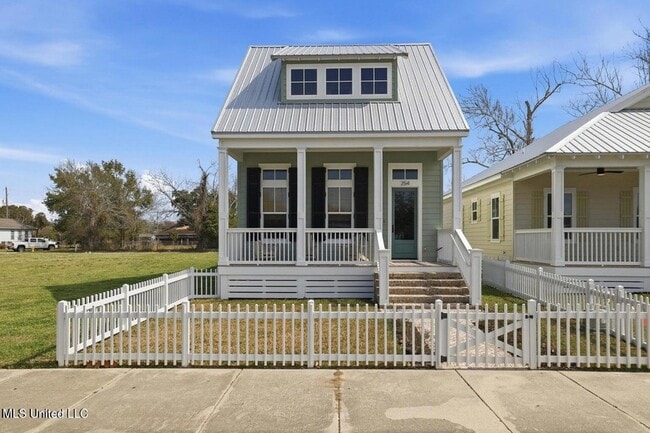 Building Photo - 254 Caillavet St