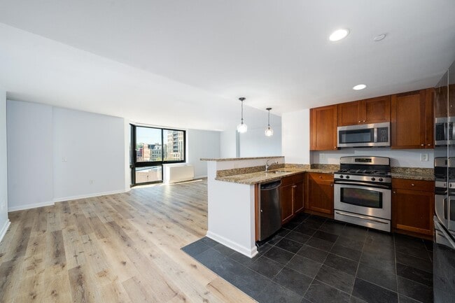 Building Photo - 700 Grove St Unit 5E