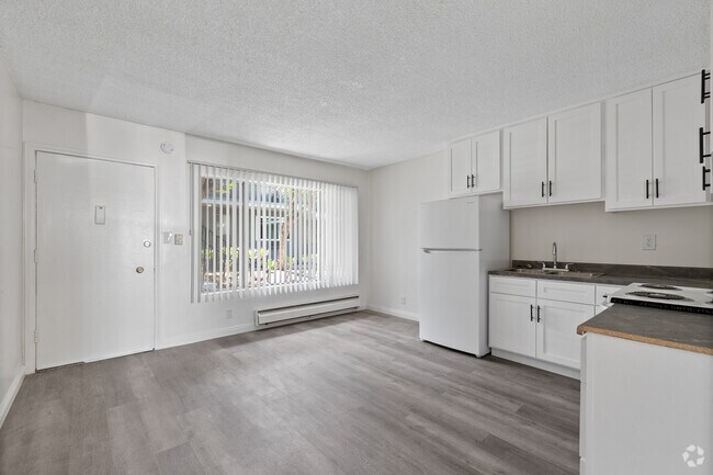 1BD, 1BA - 600SF - Living Room