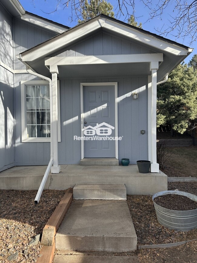 Building Photo - 735 Walden Ct