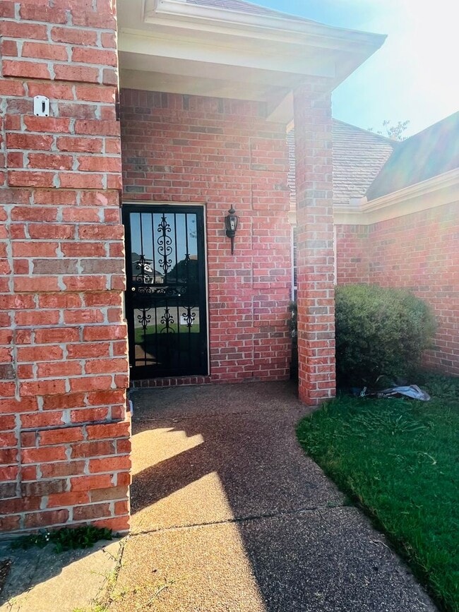 Photo - Fenced in back yard! Split bedroom floor plan! Pets are owner's approval, fees do apply.