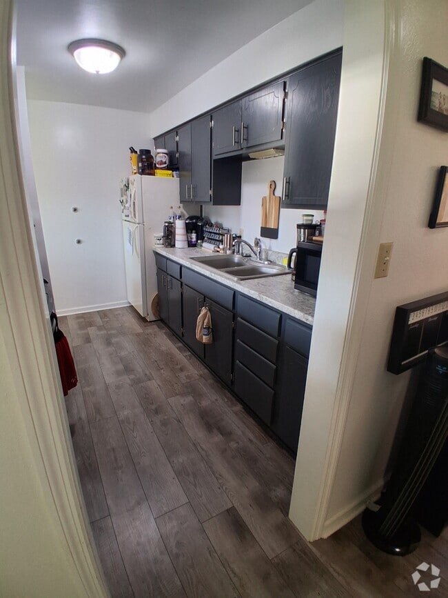 Building Photo - Colonial Heights Rental