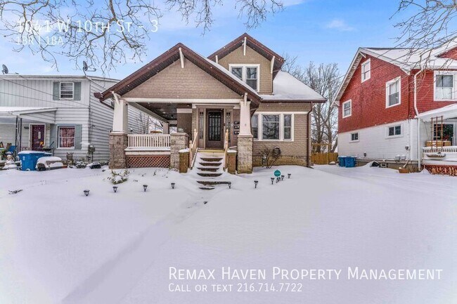 Photo - 1041 W 10th St Unit 3