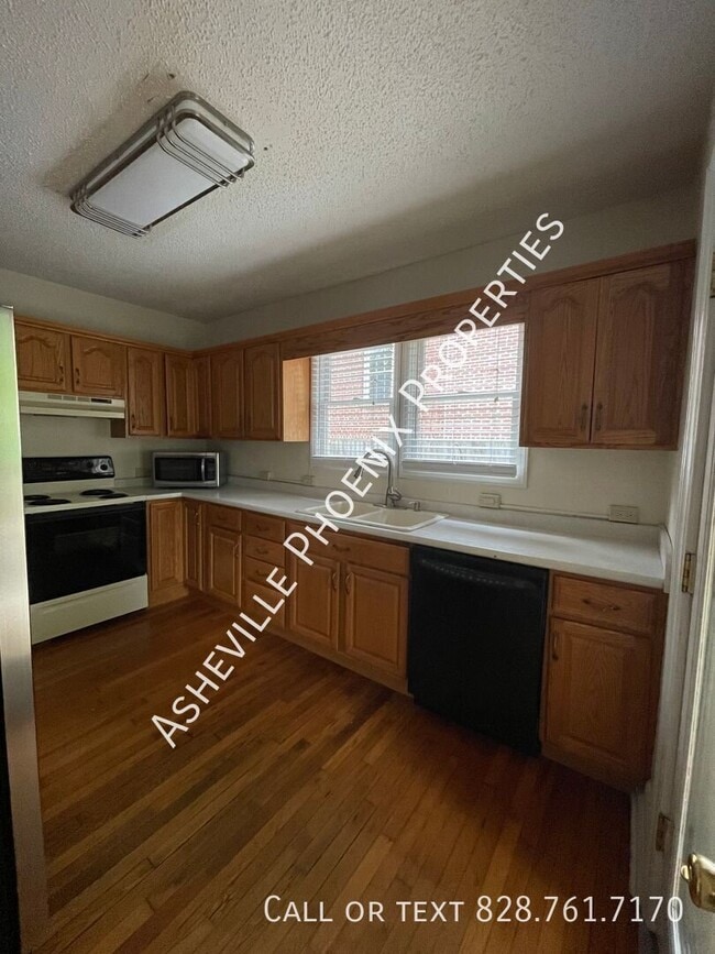 11 Enka Oak St