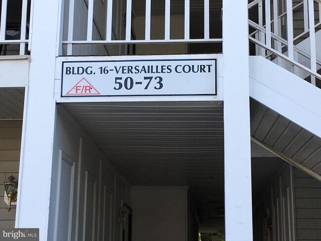 Photo - 64 Versailles Ct