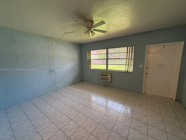 Photo - 2917 Plunkett St Unidad 20C