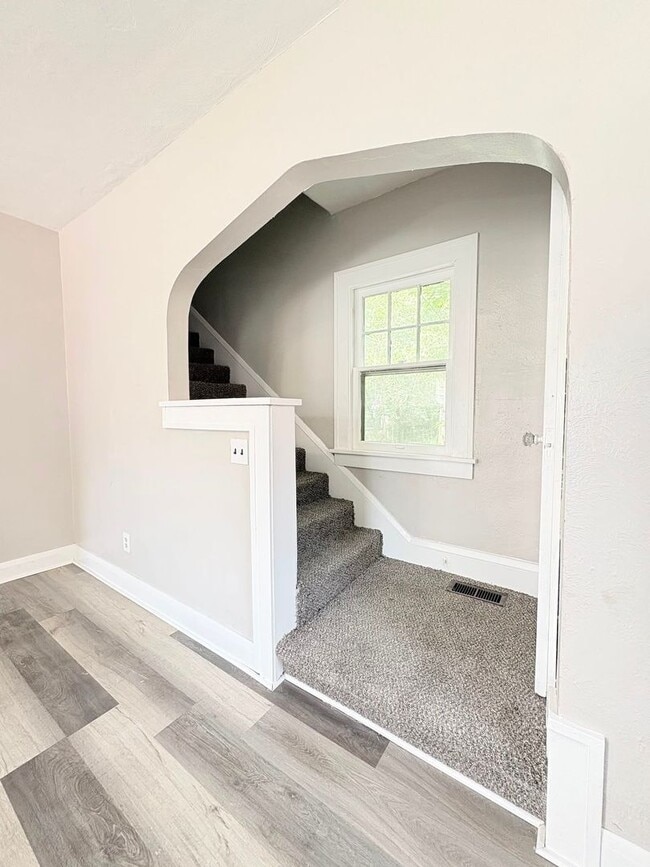 Photo - 804 Alvison Rd