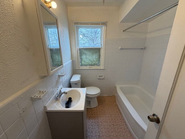 Photo - For Lease: Totally updated 3 Bedroom 1 Bath Welcome Section 8