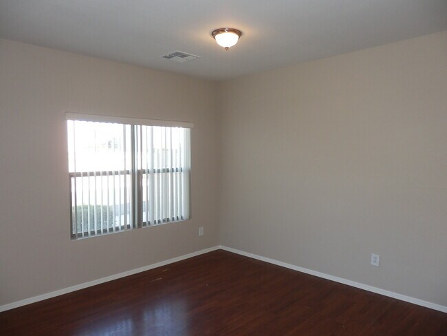 Photo - Spacious 2-Story Home with NEW Carpet and ...