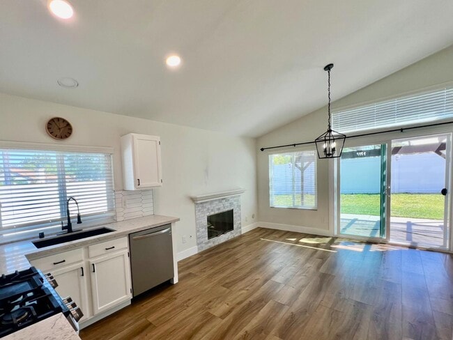 Photo - 31959 Corte Avalina