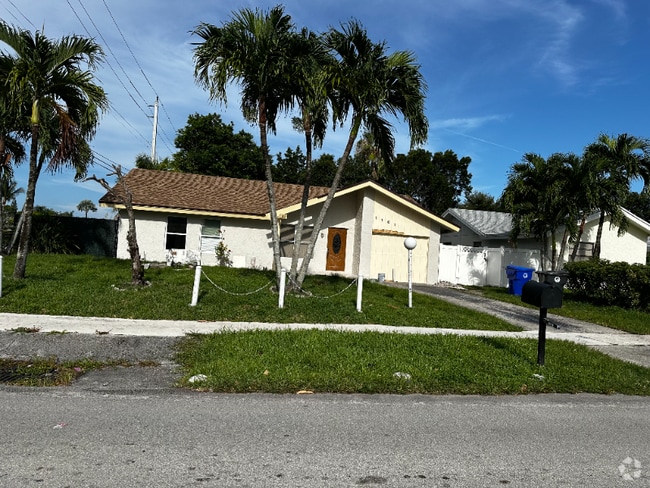 Building Photo - 1101 SW 74th Ave Rental