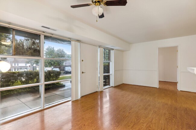 Photo - Kensington Terrace - patio level & parking