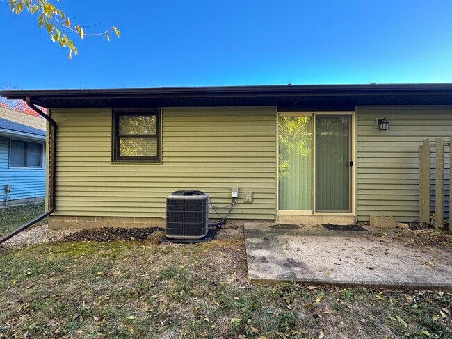 Photo - 505 Simon Dr