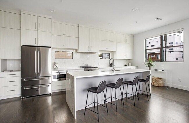 Photo - 2307 N Carroll Ave