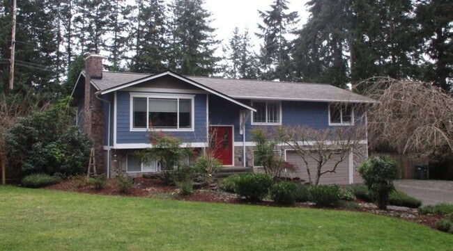 Building Photo - 3 Bedroom + Bonus, 2.5 Bathroom Gig Harbor... Rental