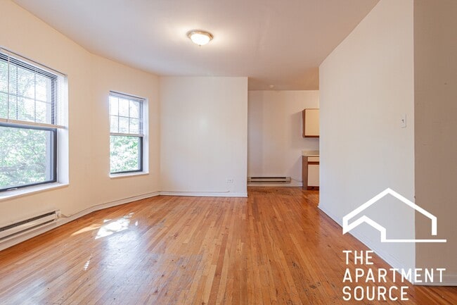 Photo - 654 W Cornelia Ave Unit 4