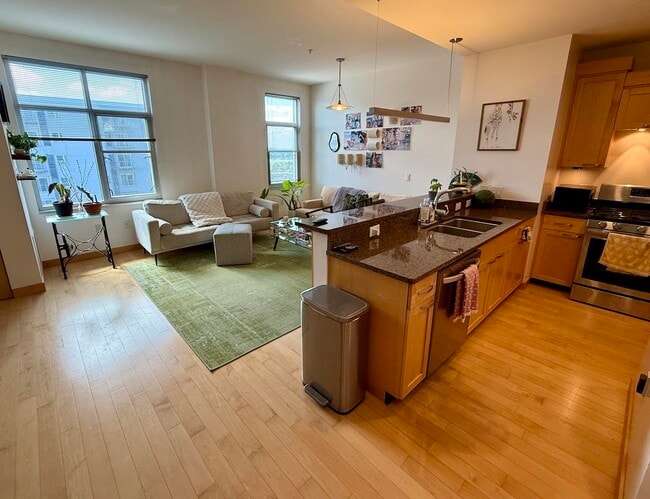 Photo - 309 W Washington Ave Unit 906