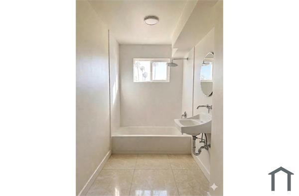 Photo - ONE LA LLC Unit 3