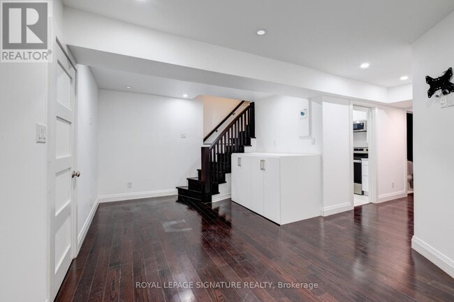 Photo - 36 Thyra Ave