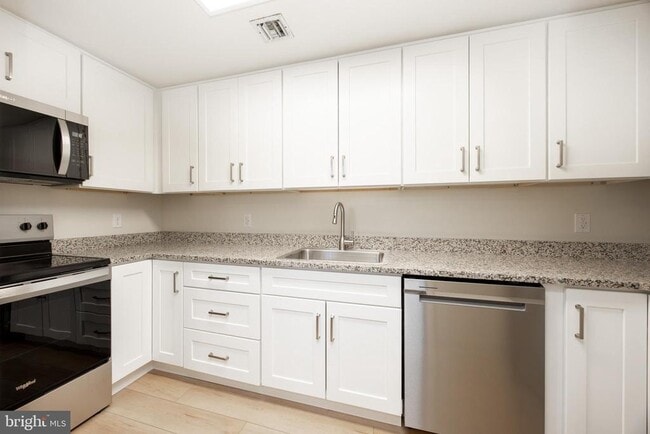 Photo - 3183 Main St. Unit 3