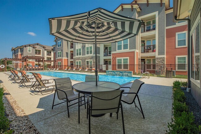 Building Photo - 3400 Louetta Rd Unit 437