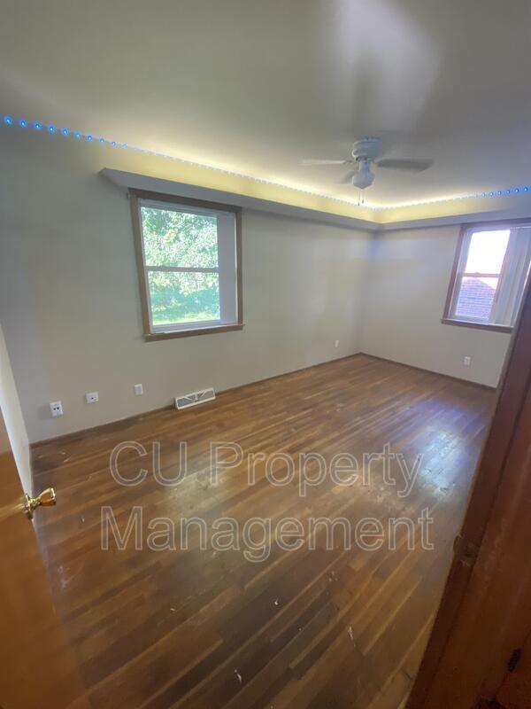 Photo - 205 Briar Ln