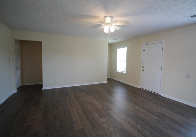 Photo - 639 Miles Rd